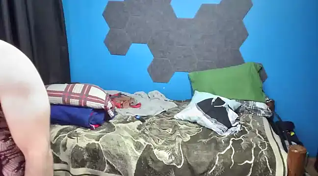 Snapshot of MachoPutito chatting on February 16, 4:20 am MachoPutito online show from February 16, 4:20 am