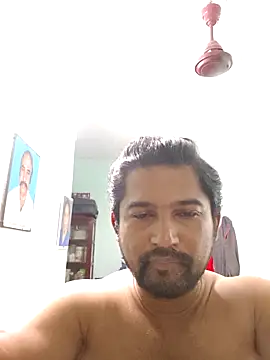 varun2184 online show from April 3, 6:17 pm