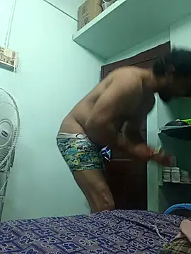 varun2184 online show from April 9, 5:51 pm