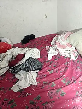 Crislover77 online show from April 7, 4:29 pm