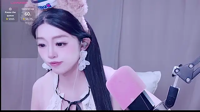 Cuviee online show from May 30, 5:21 pm