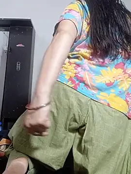 Sexyy Bhabhi 143 online show from July 20, 1:09 am