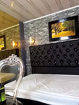  Carolyn online show from April 2, 4:04 pm