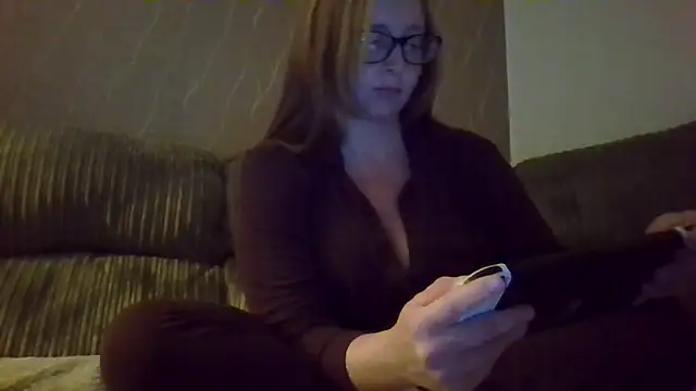 Snapshot of Anna-Curvy-xx chatting on May 19, 10:27 pm Anna-Curvy-xx online show from May 19, 10:27 pm