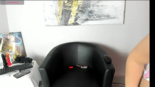 ZoeBrownn online show from April 24, 12:02 am