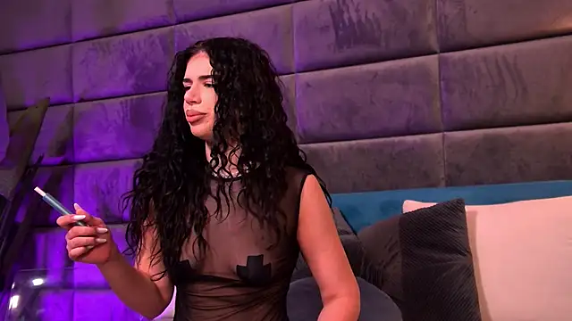 CatalynaVega online show from April 14, 1:39 pm