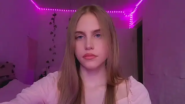 EveCoutch online show from April 10, 1:16 pm