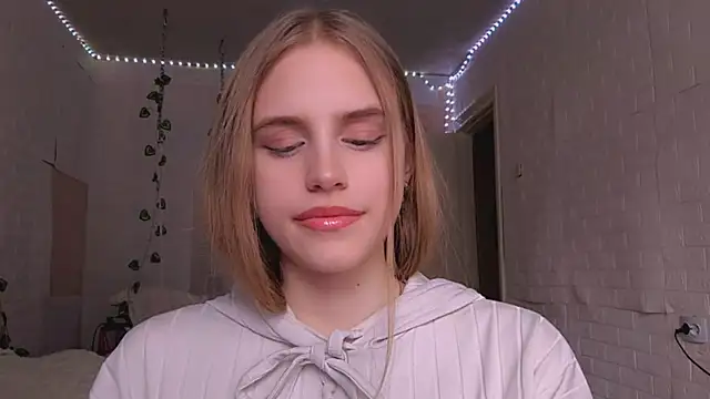 EveCoutch online show from April 11, 12:09 pm