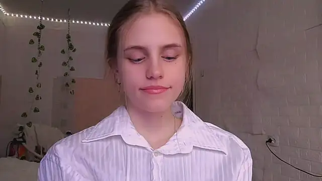 EveCoutch online show from April 12, 12:10 pm