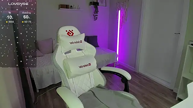 AnnaOddy online show from April 17, 8:50 am