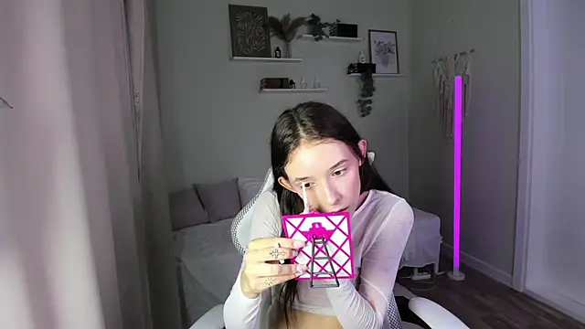 Snapshot of AnnaOddy chatting on July 17, 1:23 am AnnaOddy online show from July 17, 1:23 am