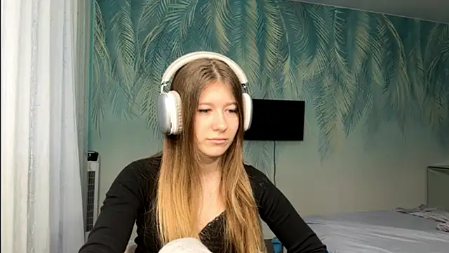 Kate Jomallona online show from April 7, 1:11 pm