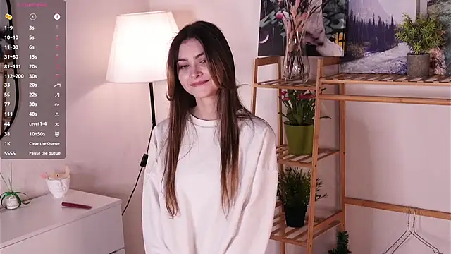 CherlyGuss online show from April 8, 3:39 am