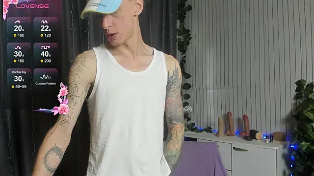 Snapshot of James2Inked chatting on June 30, 6:14 am James2Inked online show from June 30, 6:14 am