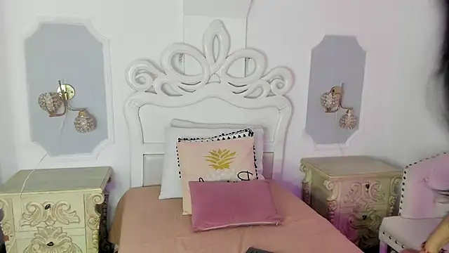 elizathx online show from April 9, 11:59 am