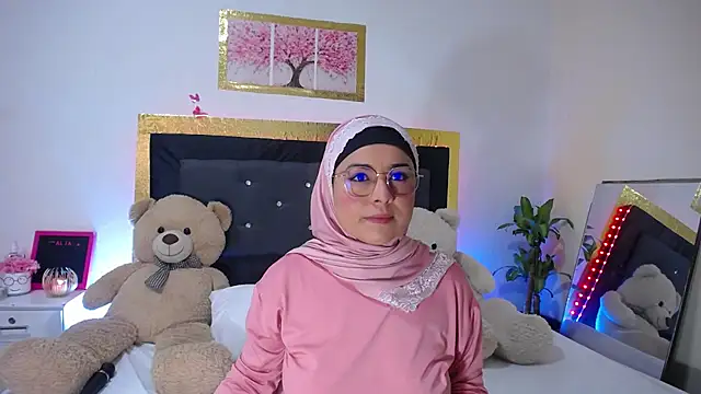 Snapshot of alia_asad chatting on July 23, 1:31 pm alia asad online show from July 23, 1:31 pm