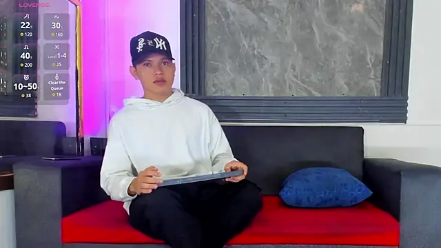 Robert smith26 online show from April 10, 11:48 am