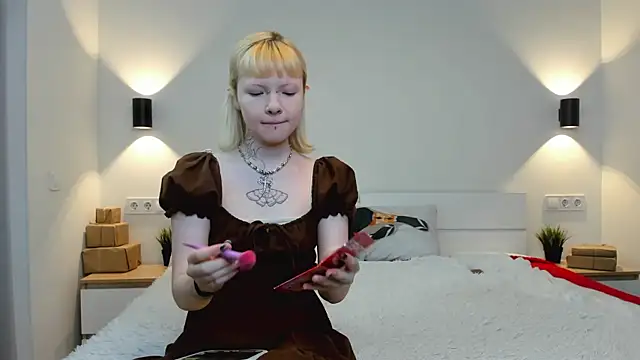 EIanorPuglia online show from April 8, 4:56 am