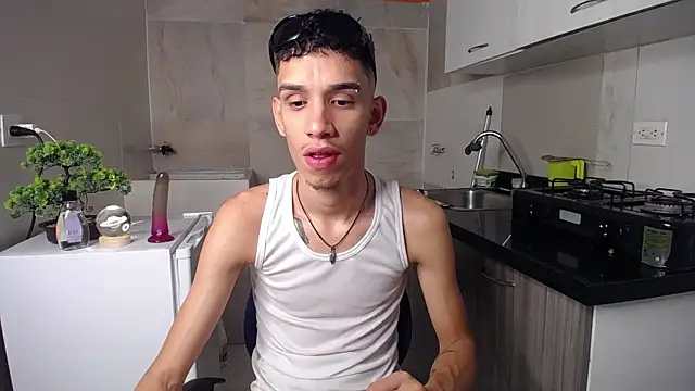 Zamaelprime  online show from April 5, 7:05 am