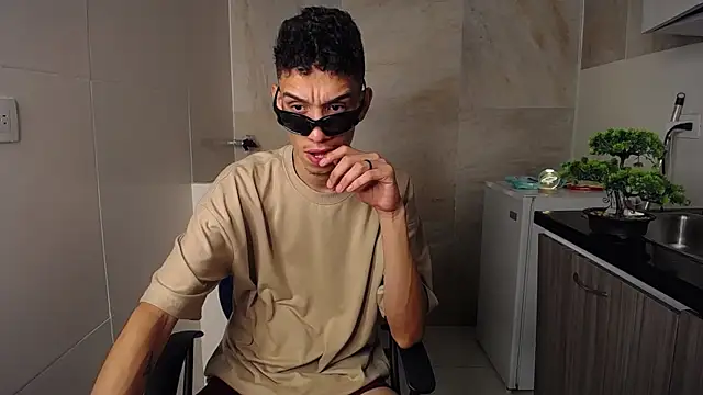 Zamaelprime  online show from April 9, 6:19 am