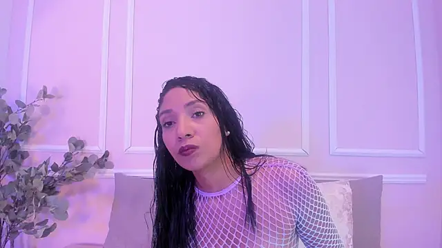 maia lion online show from April 11, 2:05 am