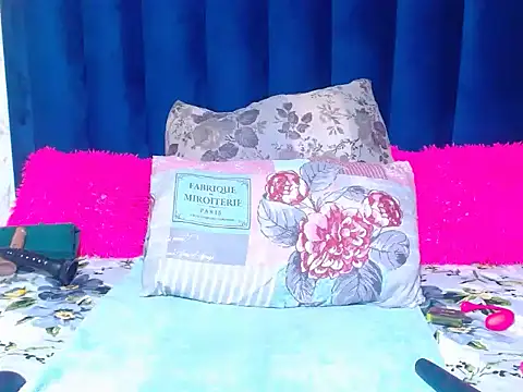 Cherrybootyofjoy86 online show from April 7, 1:55 pm