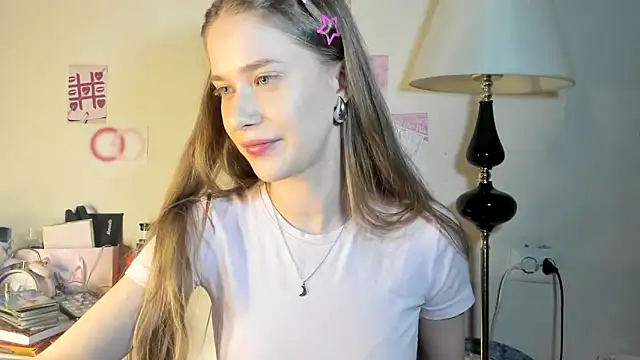 chloesweetbby online show from April 11, 9:52 pm