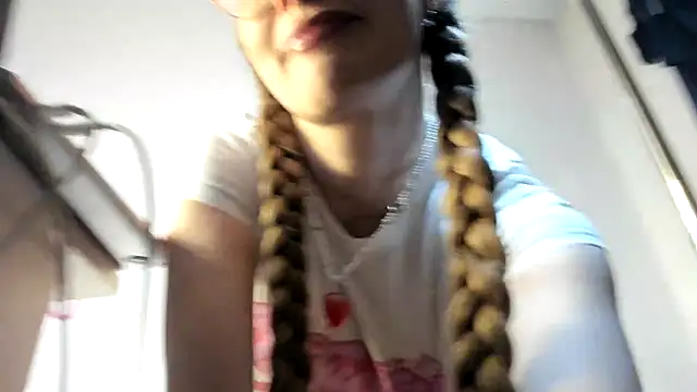 chloesweetbby online show from April 12, 10:04 pm