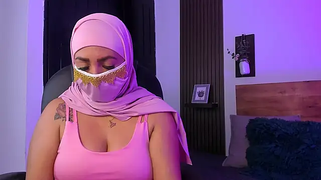 Nailea   online show from April 15, 2:18 am