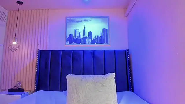 izumi mei online show from April 4, 11:40 am