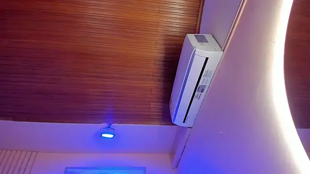 izumi mei online show from April 11, 11:58 am