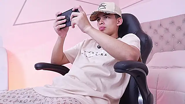 DrakoStone online show from April 4, 8:50 pm