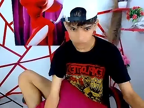 chris evans77 online show from April 10, 8:24 pm