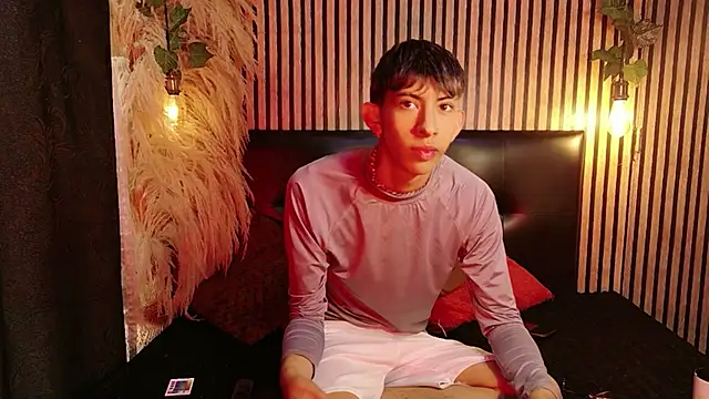 Tommy Fox online show from April 14, 1:06 pm