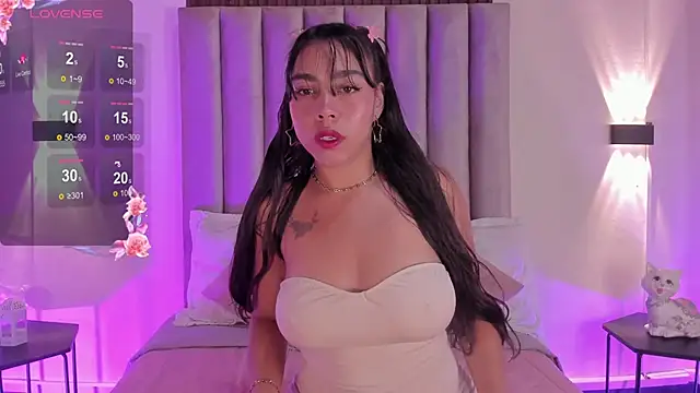 Valentina-Garciia online show from April 10, 12:21 pm