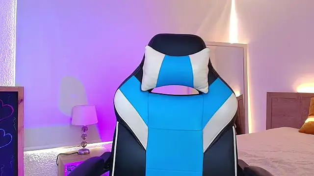 Ally Bu online show from April 16, 7:47 pm