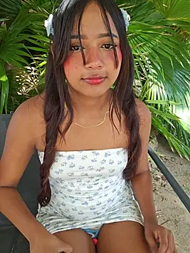 Snapshot of Pretty_karol chatting on May 24, 12:32 pm Pretty karol online show from May 24, 12:32 pm