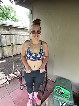 RoxyRedXO12 online show from April 22, 5:58 pm