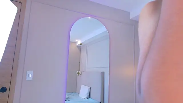 ThalianaRosse online show from April 5, 4:26 pm