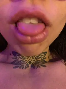 Docecastainha online show from April 12, 8:30 am