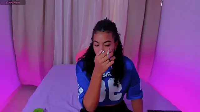 Emy sweet07 online show from April 3, 9:35 pm