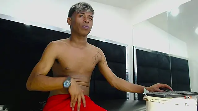 LuckyBluex online show from April 15, 12:06 am