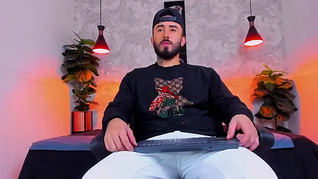 martin foster  online show from April 6, 4:10 am