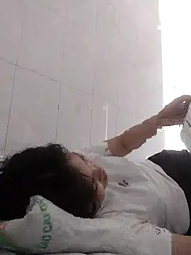 Saryloveparadise online show from April 7, 8:15 am