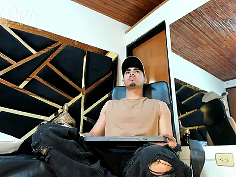 LucaColmal online show from April 6, 3:37 am