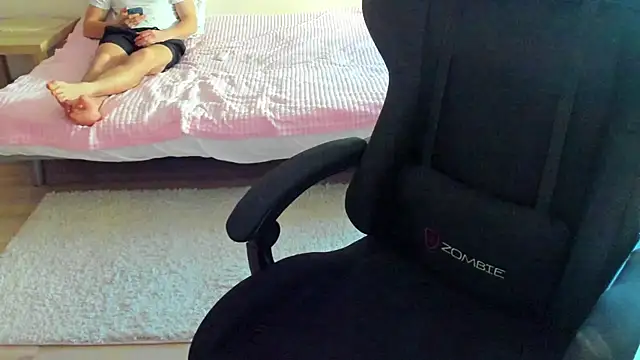 kirakorasss online show from April 10, 8:30 am