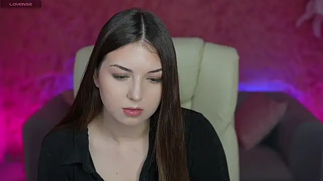 LindsyRawr online show from June 2, 7:32 am