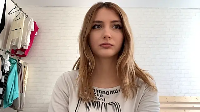 CassiPlacido online show from April 10, 9:14 am