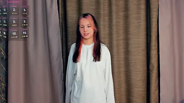 EnolaNewand online show from April 16, 9:39 pm