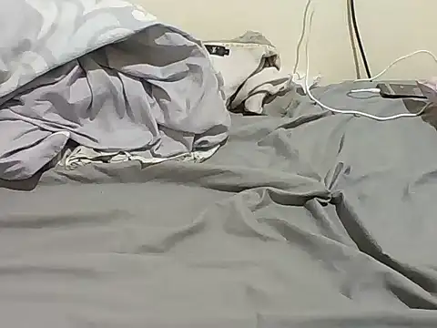 BOOBQUEEN25 online show from April 4, 7:11 pm